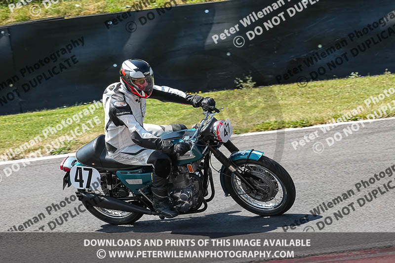 cadwell park;cadwell park photographs;cadwell trackday photographs;enduro digital images;event digital images;eventdigitalimages;peter wileman photography;racing digital images;trackday digital images;trackday photos
